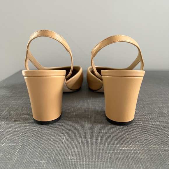 Too Small - Picture 3 of 7